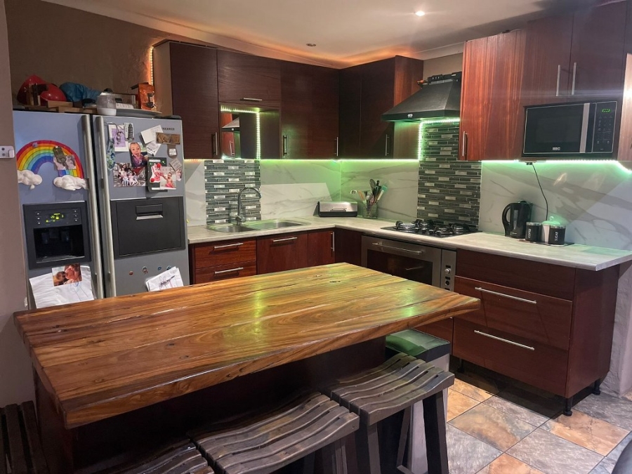 2 Bedroom Property for Sale in Kleinmond Western Cape